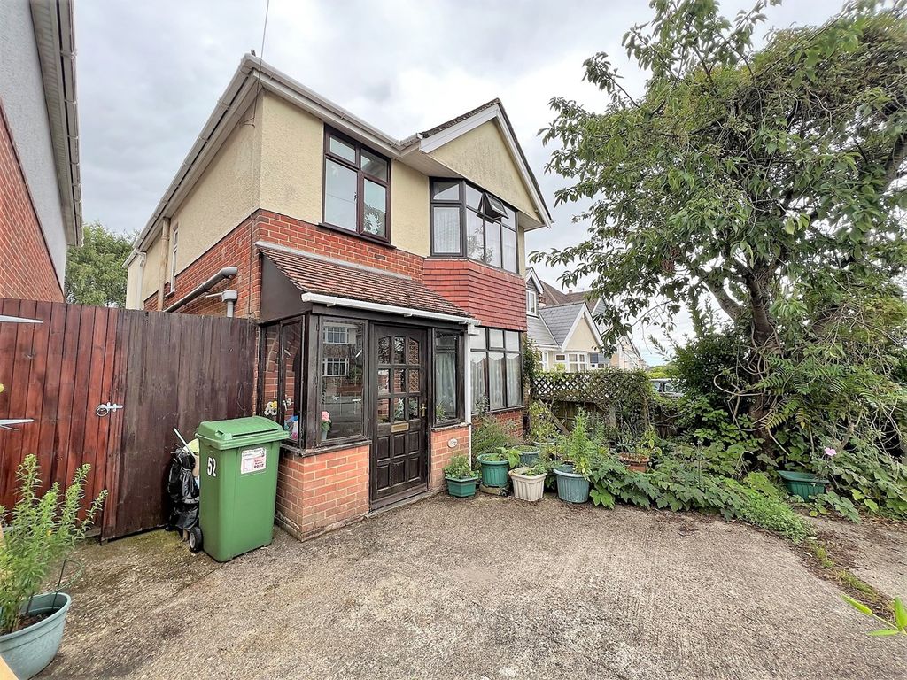 3 bed detached house for sale in Nansen Avenue, Oakdale, Poole BH15, £449,950