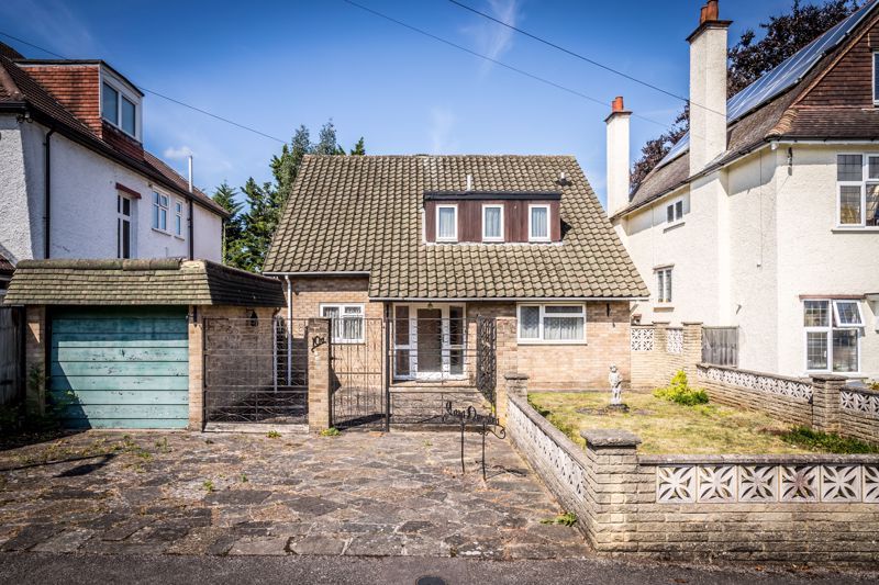 3 bed detached house for sale in Holland Avenue, Sutton SM2, £795,000