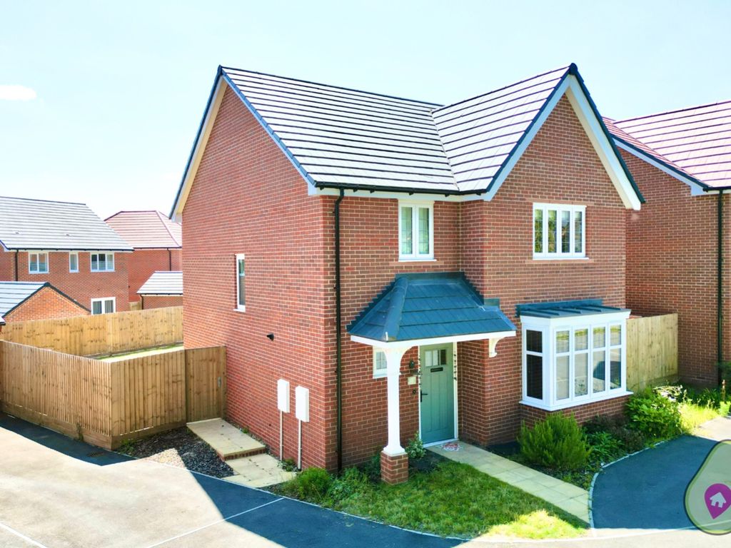 4 bed detached house for sale in Farmer Court, Shinfield, Reading RG2, £625,000