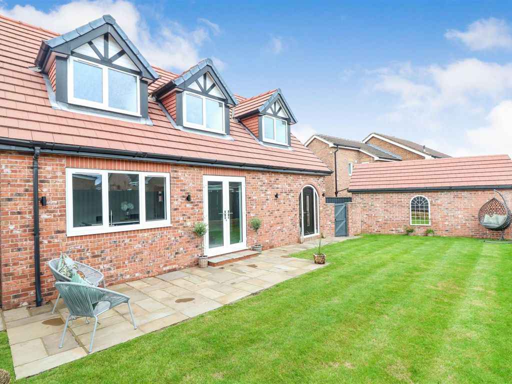 4 bed detached bungalow for sale in Ashwell Close, Shafton, Barnsley S72, £364,999