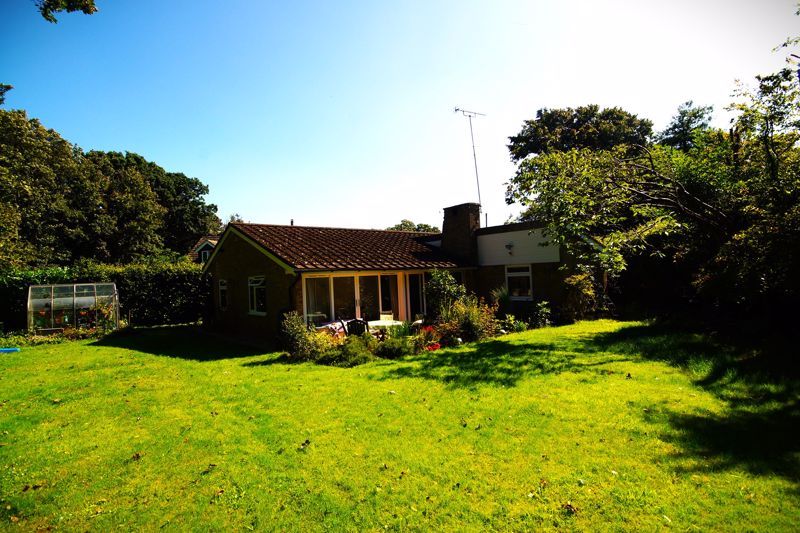 4 bed detached bungalow for sale in Stony Lane, Little Kingshill, Great Missenden HP16, £850,000