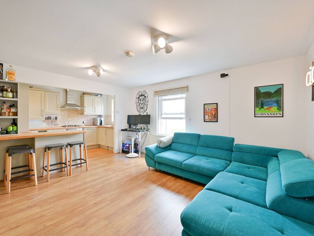 1 bed flat for sale in South Worple Way, Barnes, London SW14, £390,000
