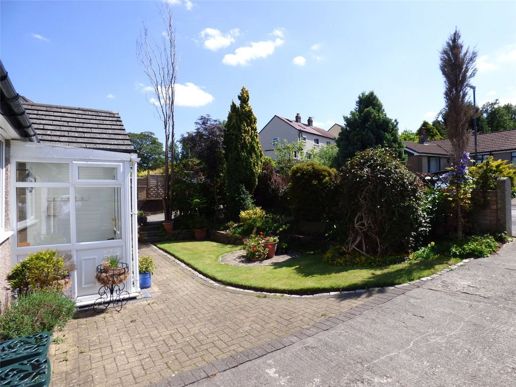 3 bed bungalow for sale in Park Avenue, Furness Vale, High Peak SK23, £425,000