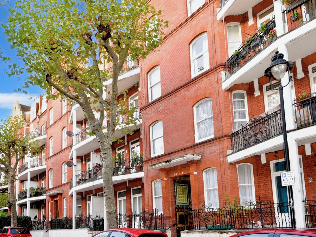 1 bed flat for sale in Clevedon Mansions, Lissenden Gardens, Parliament Hill, London NW5, £440,000
