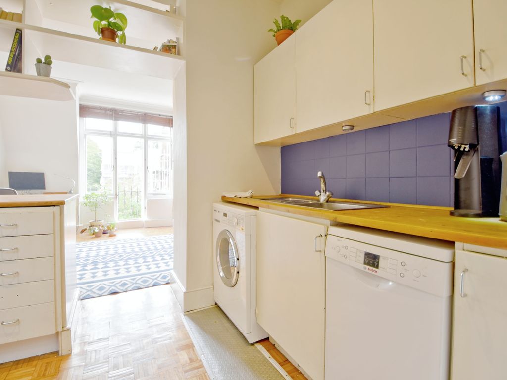 1 bed flat for sale in Clevedon Mansions, Lissenden Gardens, Parliament Hill, London NW5, £440,000