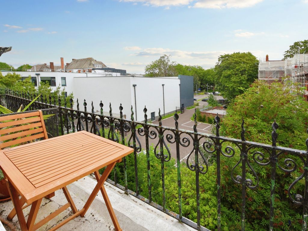 1 bed flat for sale in Clevedon Mansions, Lissenden Gardens, Parliament Hill, London NW5, £440,000