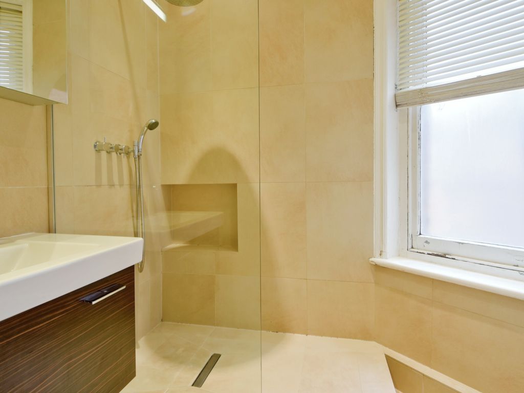 1 bed flat for sale in Clevedon Mansions, Lissenden Gardens, Parliament Hill, London NW5, £440,000