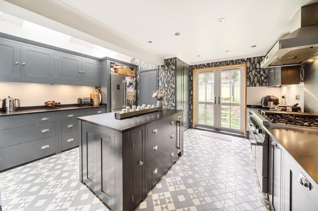 3 bed semi-detached house for sale in Amersham, Buckinghamshire HP7, £690,000