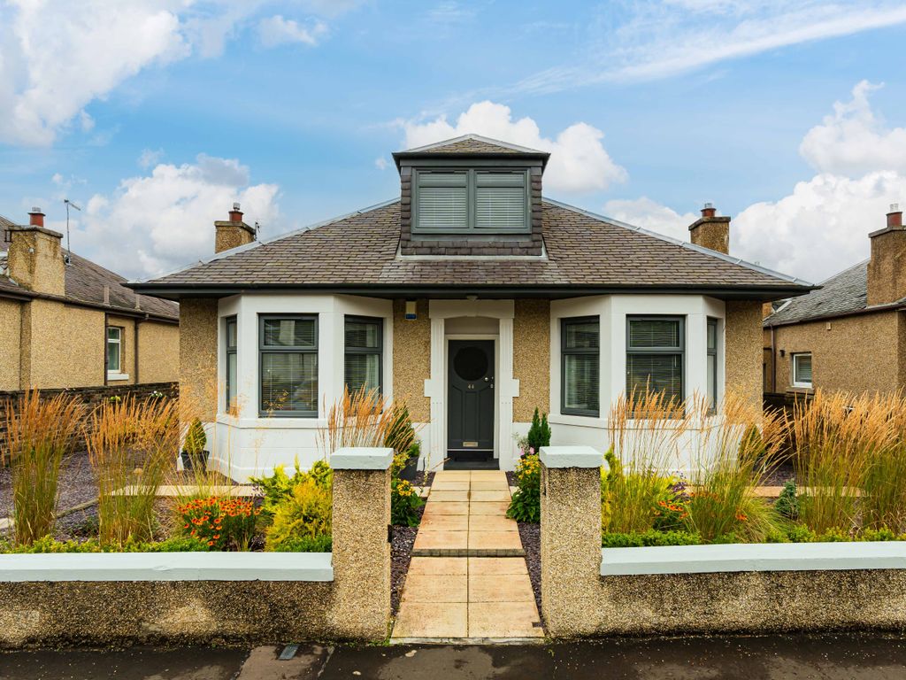 4 bed detached house for sale in Duddingston View, Edinburgh EH15, £530,000