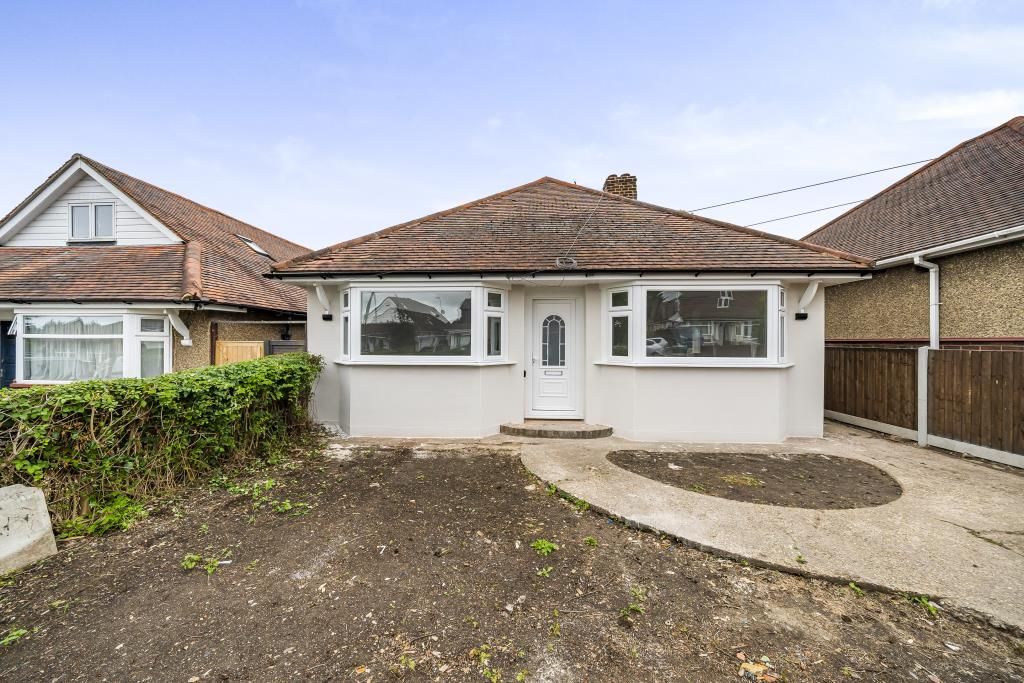 3 bed detached bungalow to rent in Windsor, Berkshire SL4, £2,200 pcm