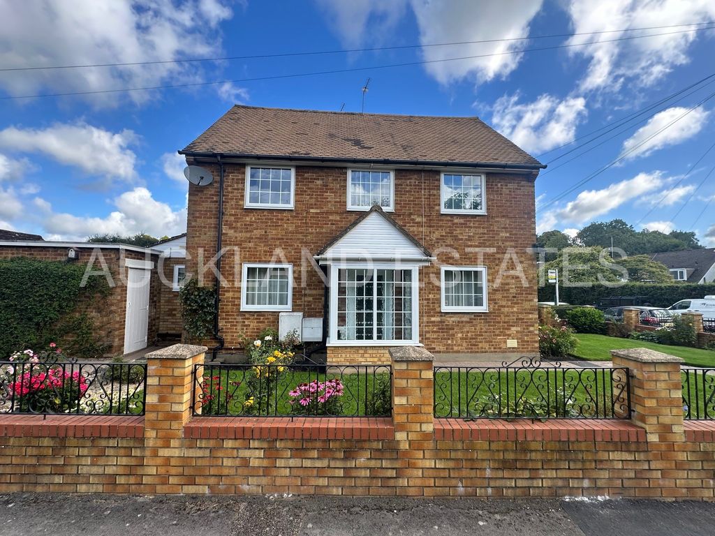 3 bed semi-detached house for sale in Blanche Lane, South Mimms, Potters Bar EN6, £585,000