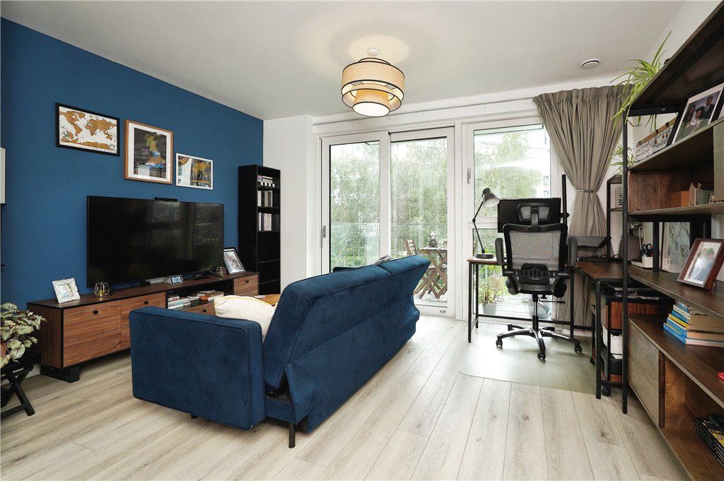 1 bed flat for sale in Hebden Place, London SW8, £560,000