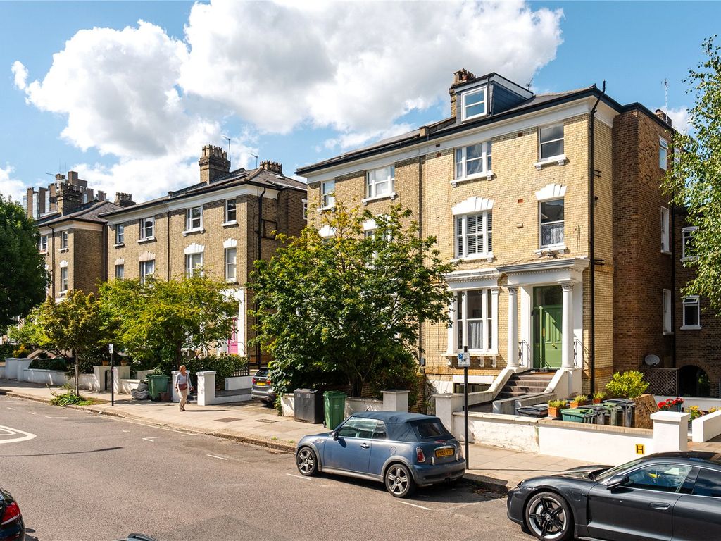 1 bed flat for sale in King Henry's Road, Primrose Hill, London NW3, £700,000