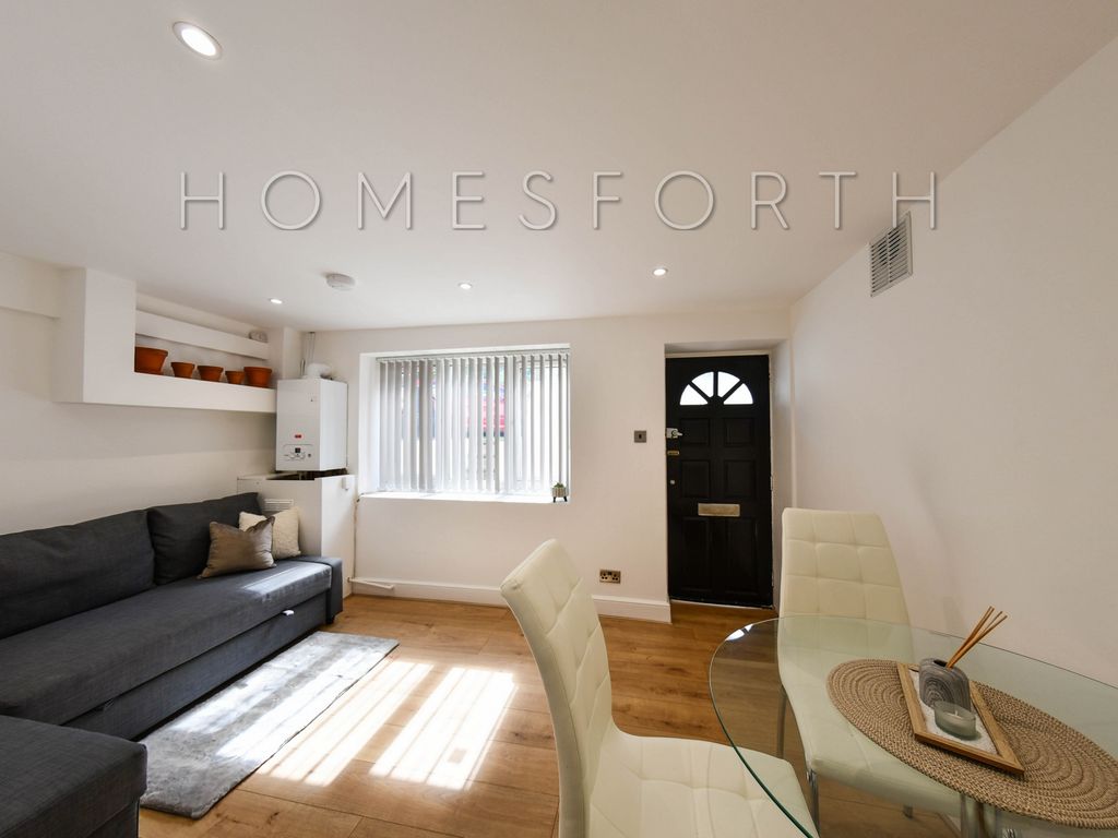 1 bed flat for sale in Brondeswell Court, Christchurch Ave, Kilburn NW6, £295,000