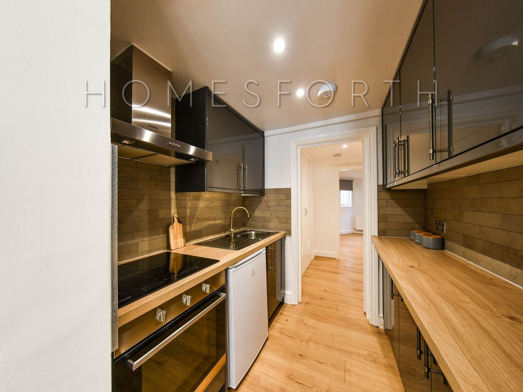 1 bed flat for sale in Brondeswell Court, Christchurch Ave, Kilburn NW6, £295,000