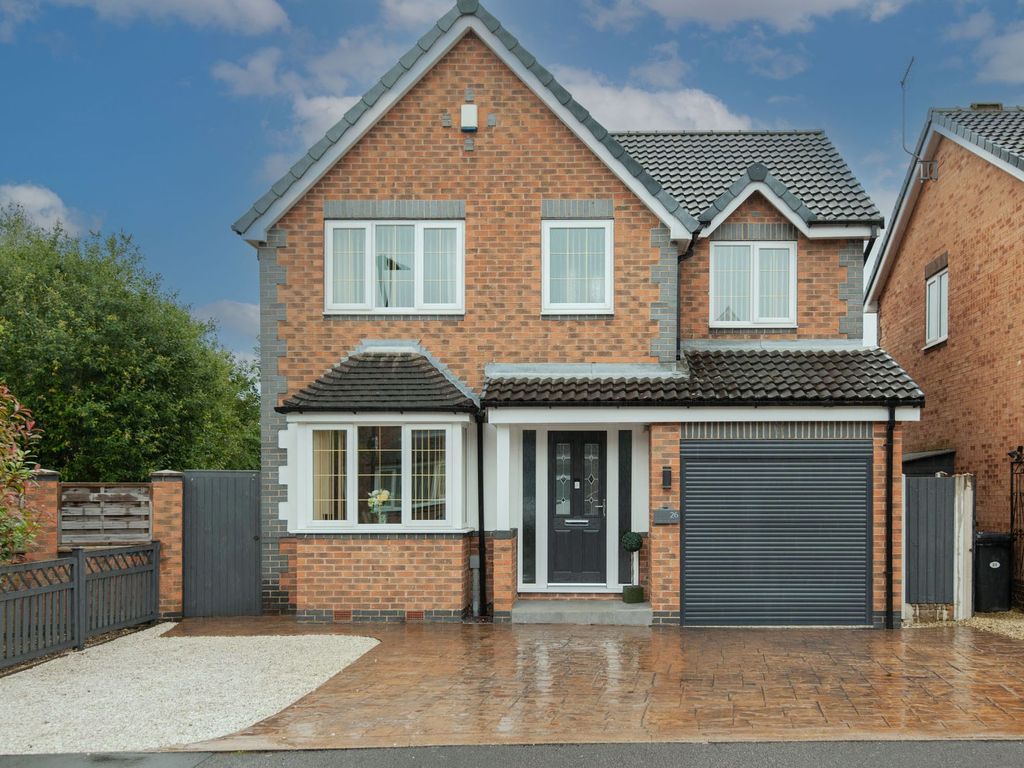 4 bed detached house for sale in Farm View Drive, Hackenthorpe S12, £370,000
