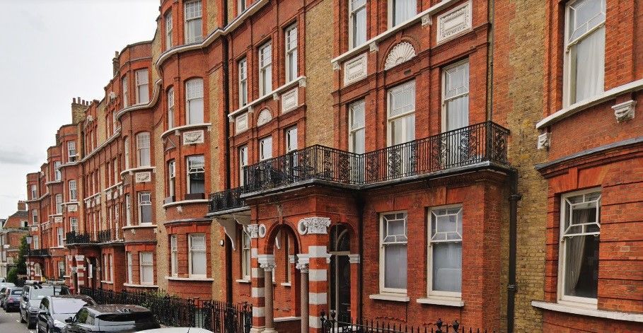 4 bed flat to rent in Wynnstay Gardens, Kensington, London W8, £21,667 pcm