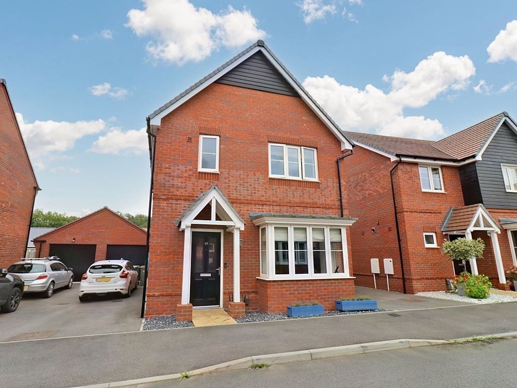 3 bed detached house for sale in Harper Road, Botley SO32, £375,000
