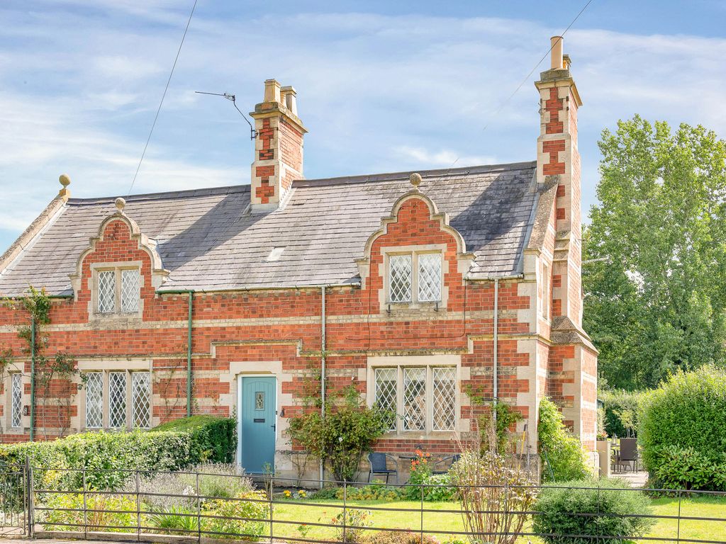2 bed cottage for sale in Main Road, Belton, Grantham NG32, £350,000