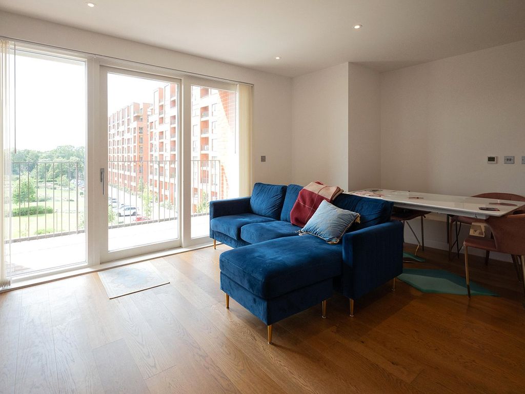 2 bed flat for sale in Lismore Boulevard, Colindale Gardens, Colindale NW9, £570,000