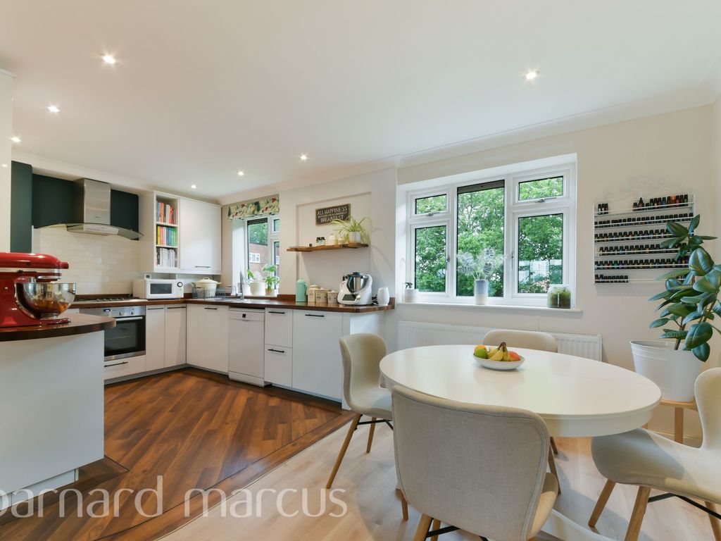 3 bed flat for sale in Lonsdale Road, London SW13, £565,000