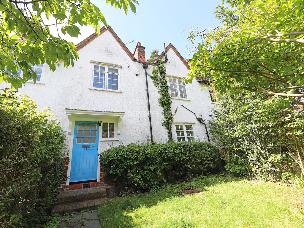 3 bed cottage for sale in Oakwood Road, London NW11, £837,500