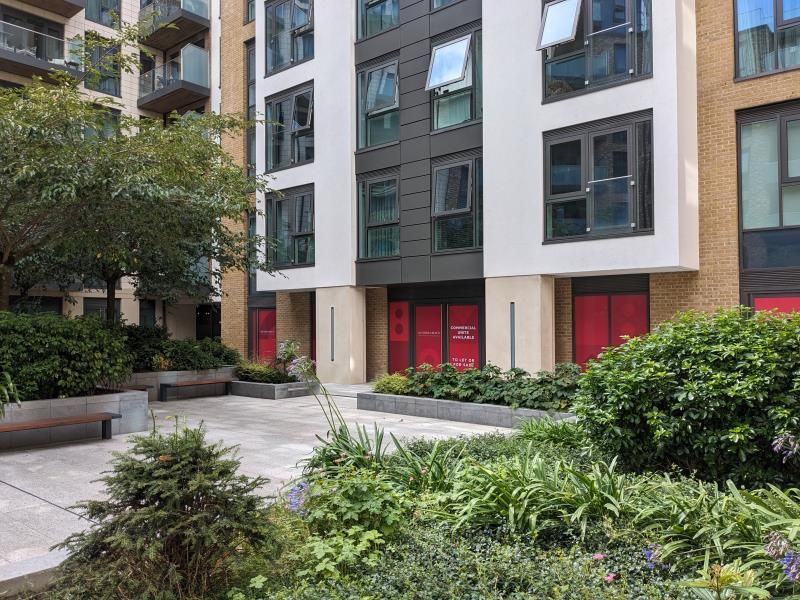 Office to let in Unit 46 Discovery House, Battersea Reach, Battersea SW18, £60,385 pa