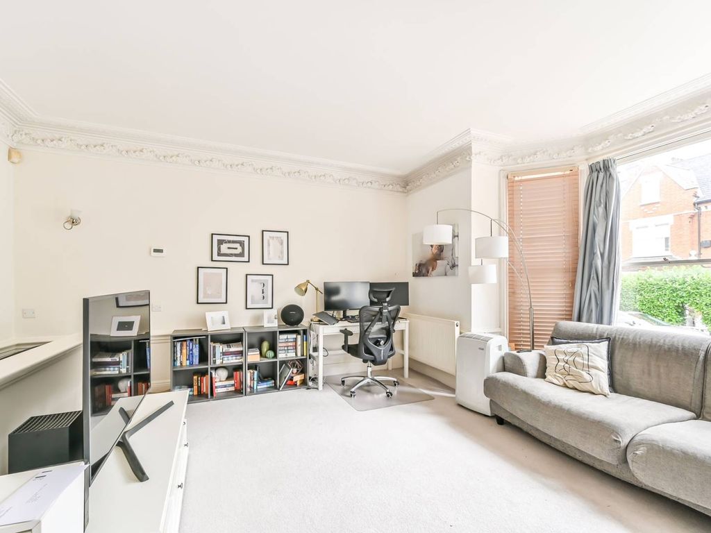 1 bed maisonette for sale in Thurleigh Road, Between The Commons, Between The Commons, London SW12, £525,000