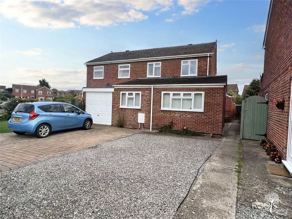 4 bed semi-detached house for sale in Ilkley Way, Thatcham, West Berkshire RG19, £425,000