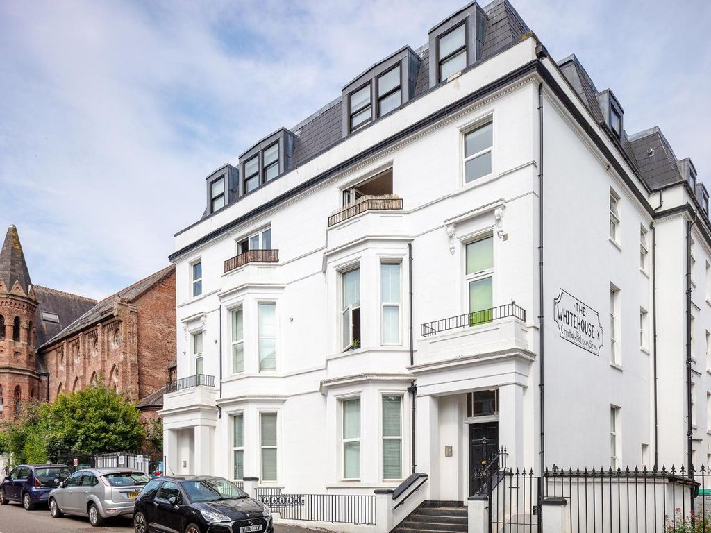 2 bed flat for sale in Waldegrave Road, London, United Kingdom SE19, £375,000