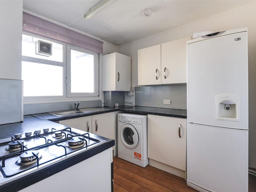 1 bed flat to rent in The Mount, Upper Clapton Road, London E5, £1,150 pcm