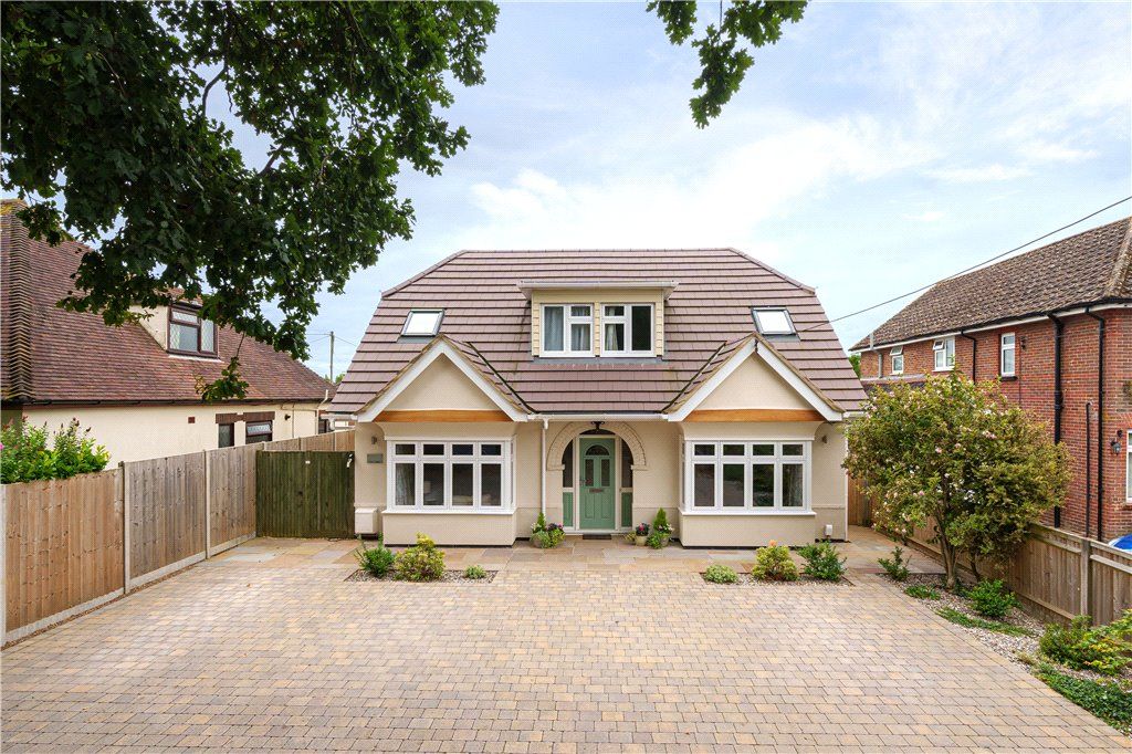 4 bed detached house for sale in Botley Road, Romsey, Hampshire SO51, £750,000