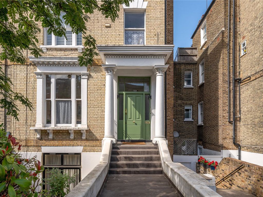 1 bed flat for sale in King Henrys Road, Primrose Hill, London NW3, £700,000