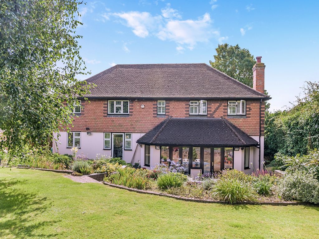 4 bed detached house for sale in Willow Lane, Amersham HP7, £1,195,000