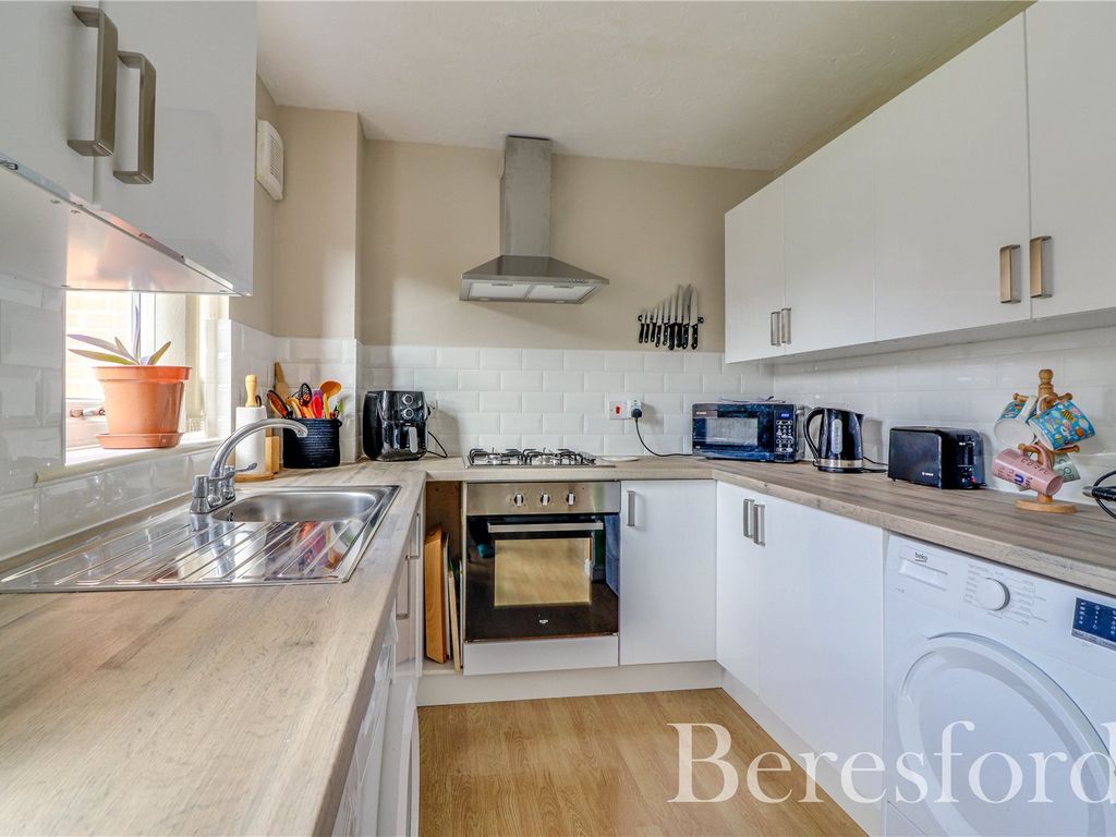2 bed terraced house for sale in Bunting Lane, Billericay CM11, £350,000