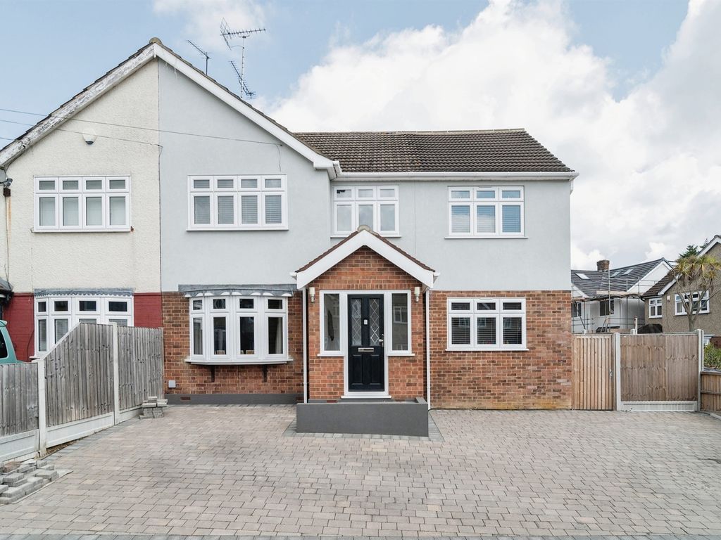 4 bed semi-detached house for sale in Passingham Close, Billericay CM11, £525,000