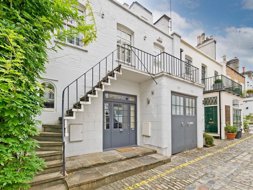 2 bed mews house for sale in Queensberry Mews West, London SW7, £1,500,000