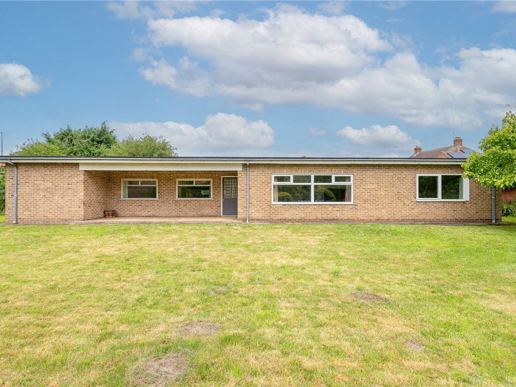 3 bed bungalow for sale in The Old Village, Huntington, York YO32, £425,000