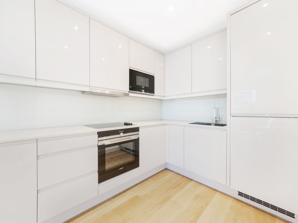 1 bed flat for sale in Lassen House, Colindale Gardens, Colindale NW9, £350,000