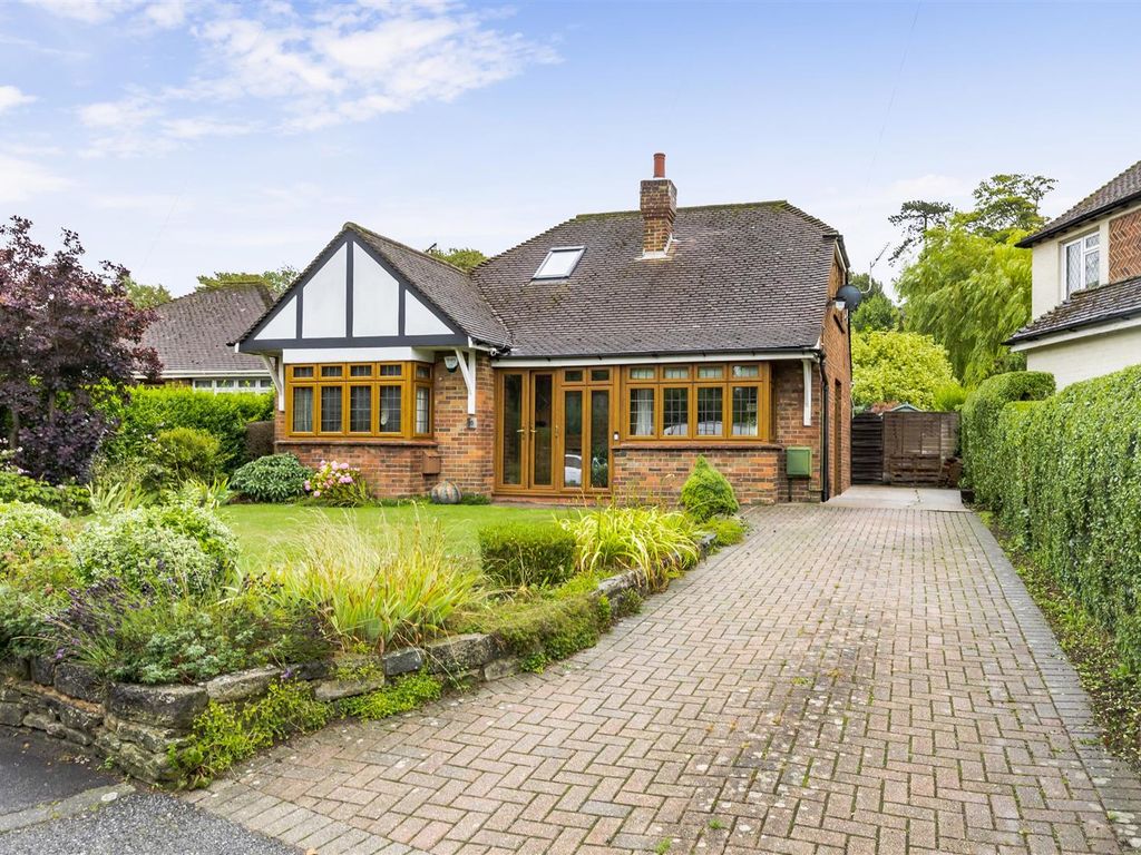 3 bed detached house for sale in Old London Road, Patcham Village, Brighton BN1, £750,000