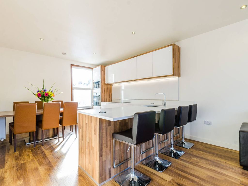 3 bed flat for sale in Brixton Hill, Brixton Hill, London SW2, £650,000