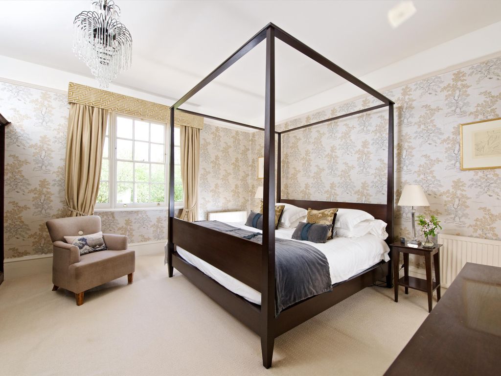 6 bed detached house for sale in Nash, Buckinghamshire MK17, £1,800,000