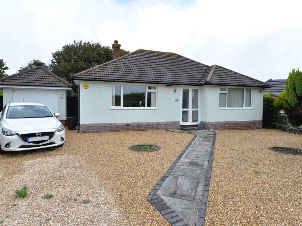 2 bed bungalow for sale in Fenleigh Close, Barton On Sea, New Milton, Hampshire BH25, £550,000