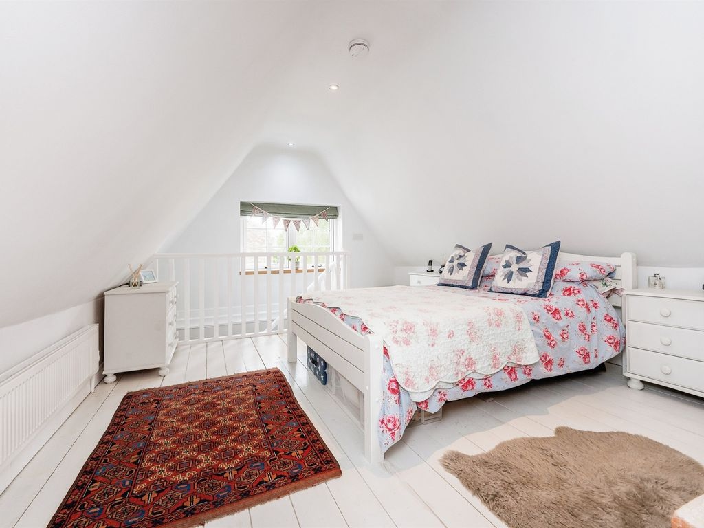 3 bed property for sale in Park Lane, Blunham, Bedford MK44, £500,000