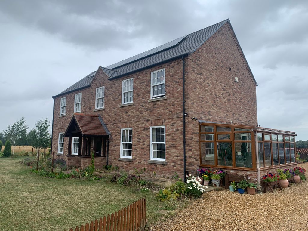 4 bed farmhouse for sale in Cambridgeshire, March PE15, £630,000