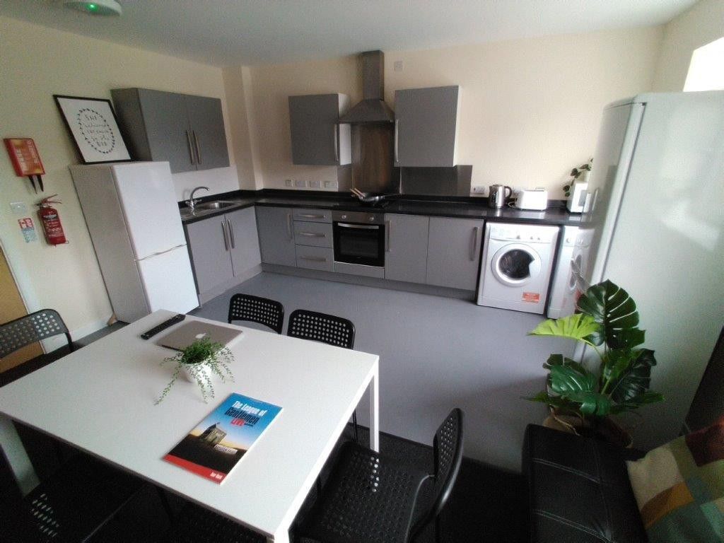 1 bed flat to rent in Flewitt House, Beeston NG9, £650 pcm
