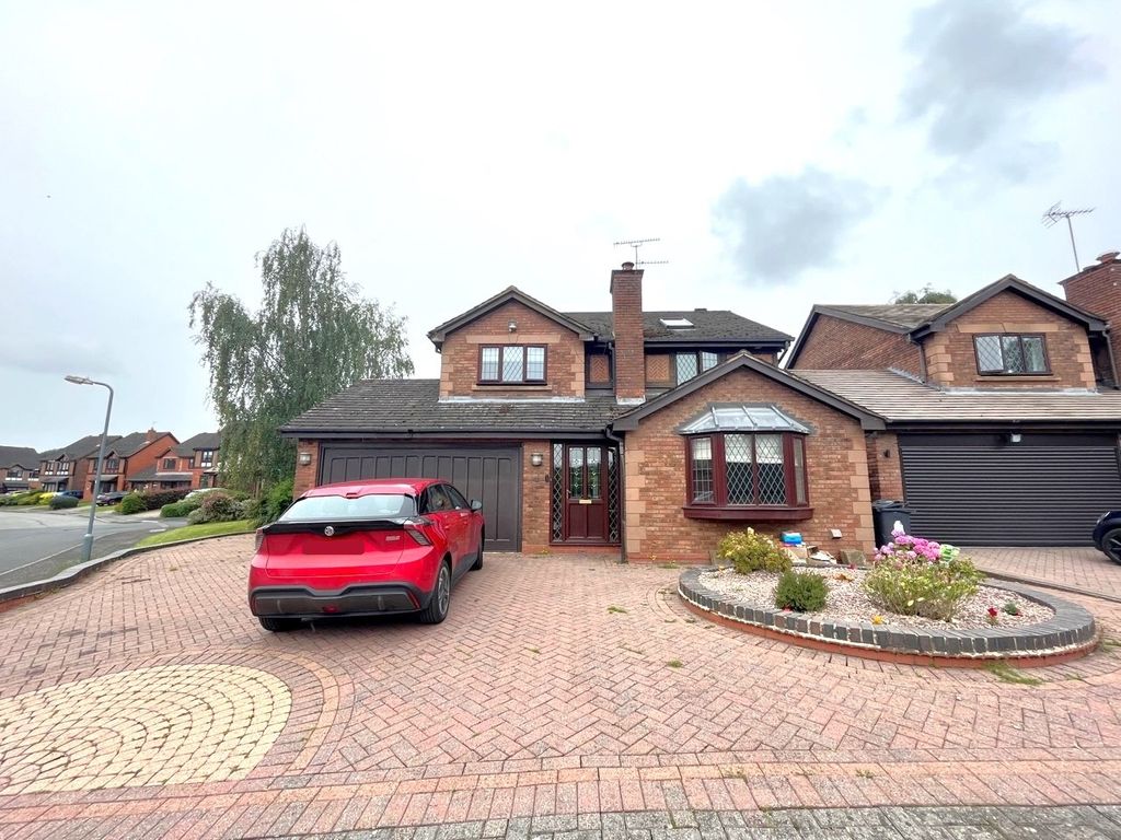 4 bed detached house to rent in Shrubbery Close, Sutton Coldfield B76, £1,800 pcm