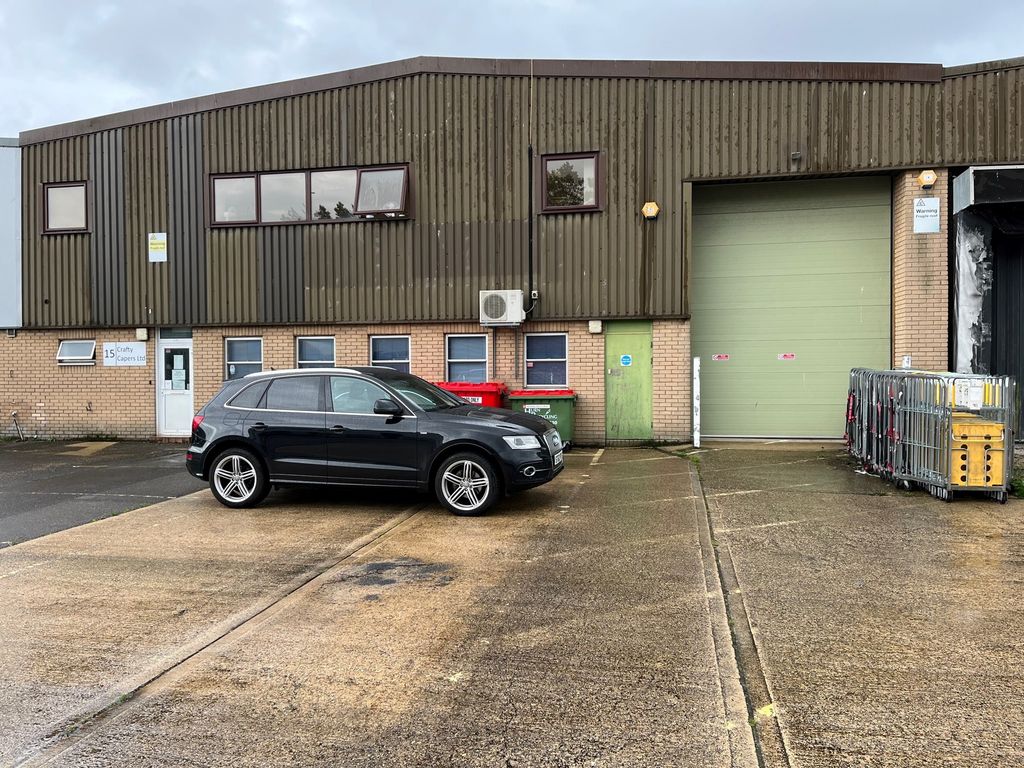 Warehouse to let in Willis Way, Poole BH15, £52,500 pa