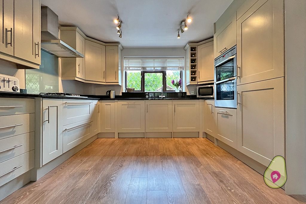 4 bed detached house for sale in Hornbeam Close, Barkham, Wokingham RG41, £650,000