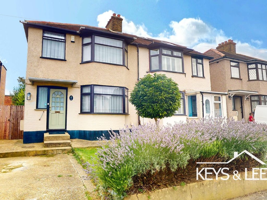 3 bed semi-detached house for sale in Maidstone Avenue, Romford RM5, £415,000
